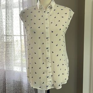 H&M  Sleeveless  Button Down Top/Blouse  with Navy Blue Bird's  Size 4